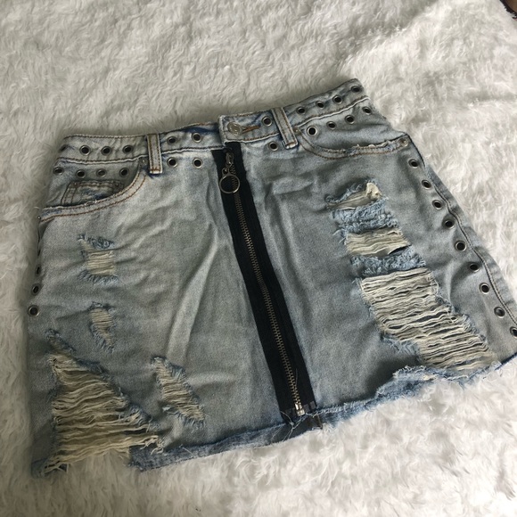NWOT Distressed Denim Skirt - Picture 2 of 8